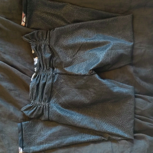 Athletic leggings - Picture 3 of 4